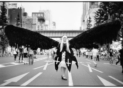 Cosplayer on Chuo Dori. Photo by Minohara Tatsuro.